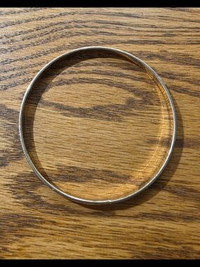 Simple Gold Tone Bangle Bracelet